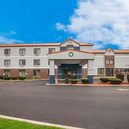 Suburban Studios Milwaukee Airport Bagian luar foto