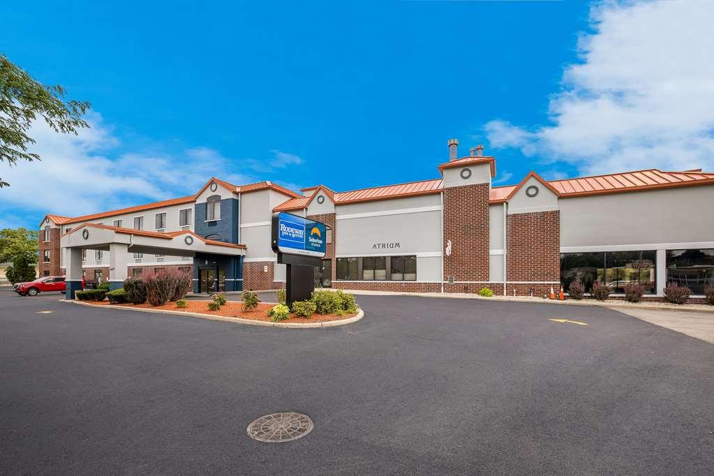 Suburban Studios Milwaukee Airport Bagian luar foto