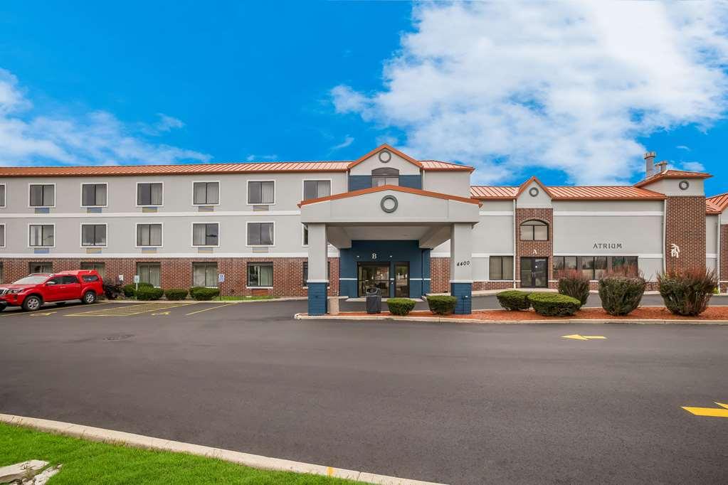 Suburban Studios Milwaukee Airport Bagian luar foto
